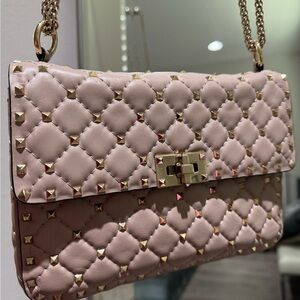 Medium nappa Valentino rockstud spike bag